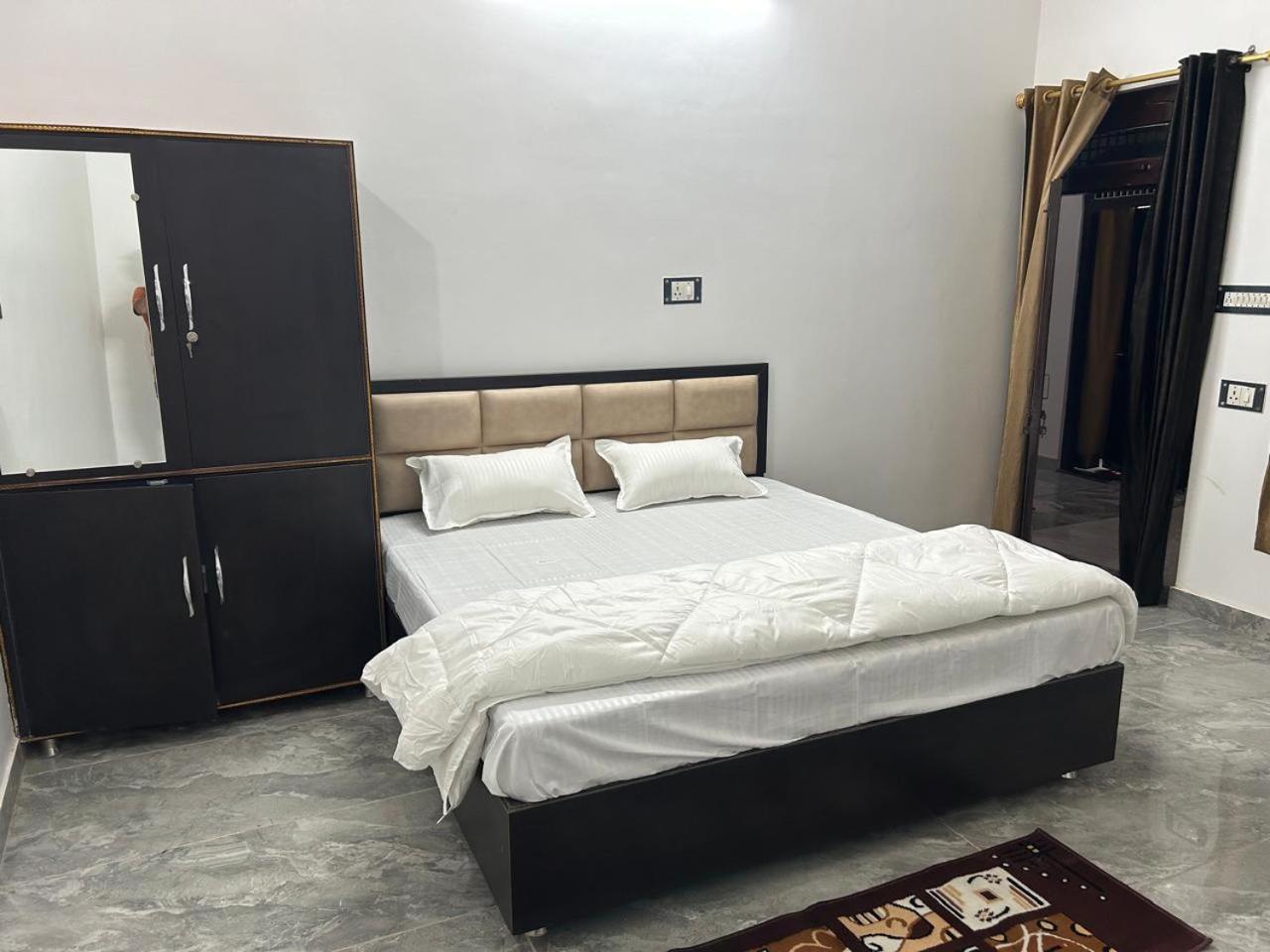 Shri Narayanam Guest House And Home Stay Ayodhya Exterior photo